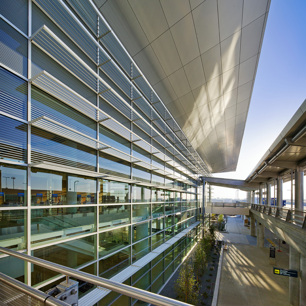 Exterior of the airport from the Departures Level